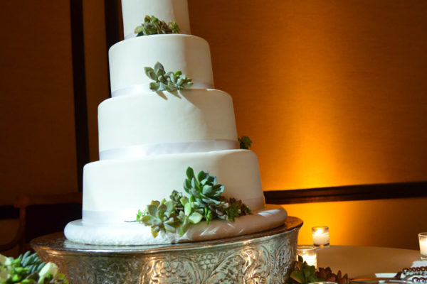 wigwam-resort-mohave-amber-wedding-uplighting-cake-pinspot-karma-event-lighting-041114-6