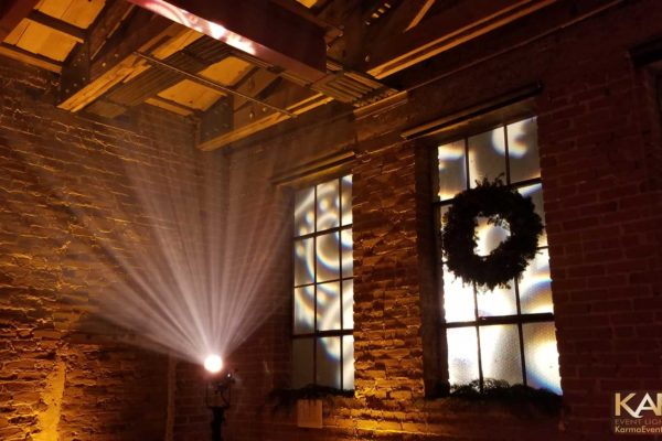 Gobo-Pattern-on-Window-and-Haze-Christmas-Wreath-Karma-Event-Lighting-121517